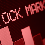 Gold_falls_as_U_S_Iran_standoff_keeps_inflation_fears_alive
