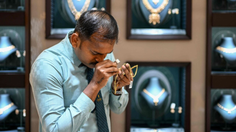 India’s_gems_and_jewellery_exports_plunge_in_March_as_imports_climb