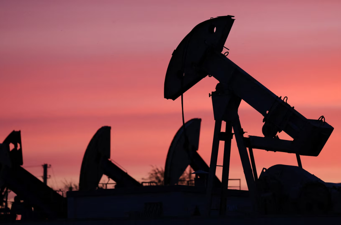 Oil Futures Climb as Iran Talks Stall Again