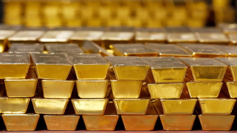 Gold Price Falls as Iran Tensions Lift Dollar