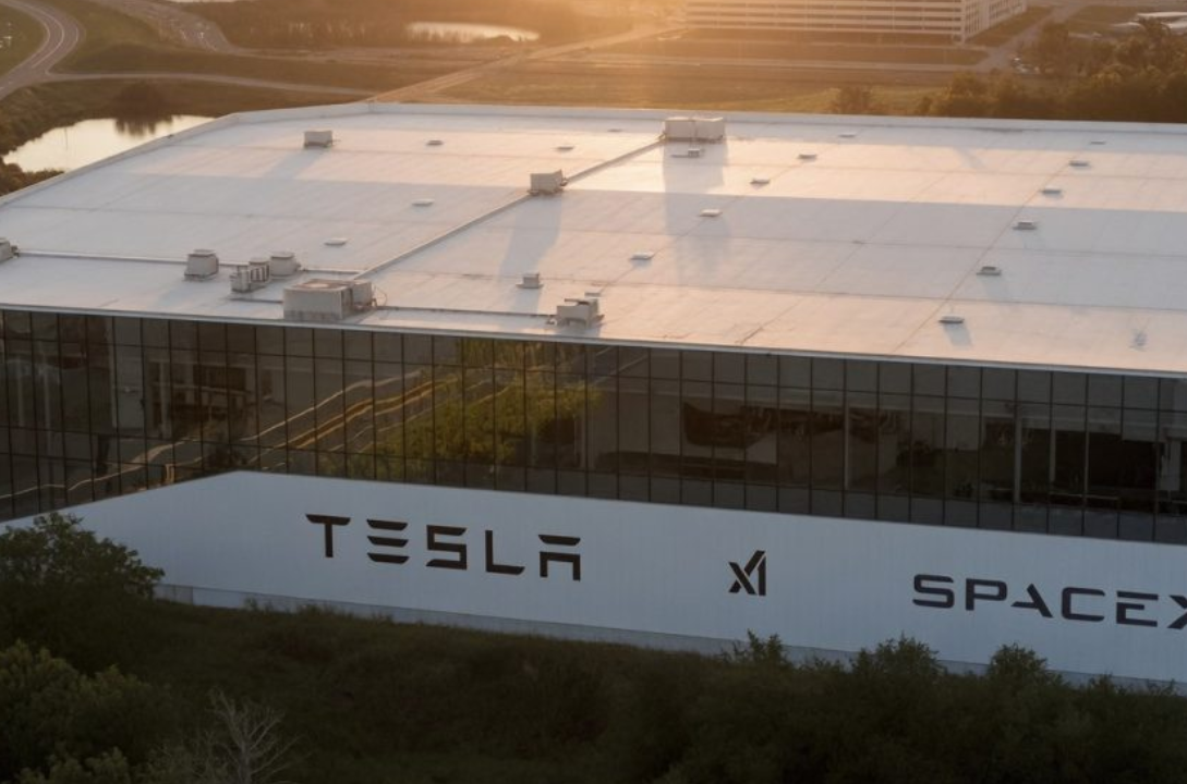 Tesla Stock Faces New SpaceX Merger Thesis