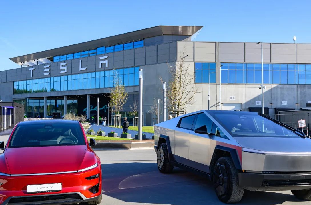 Tesla Stock Holds Near $380 Before Q2 Earnings